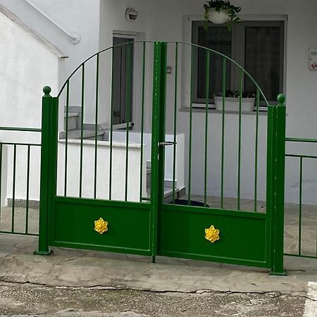 Small Garden Studio Кавала Екстер'єр фото